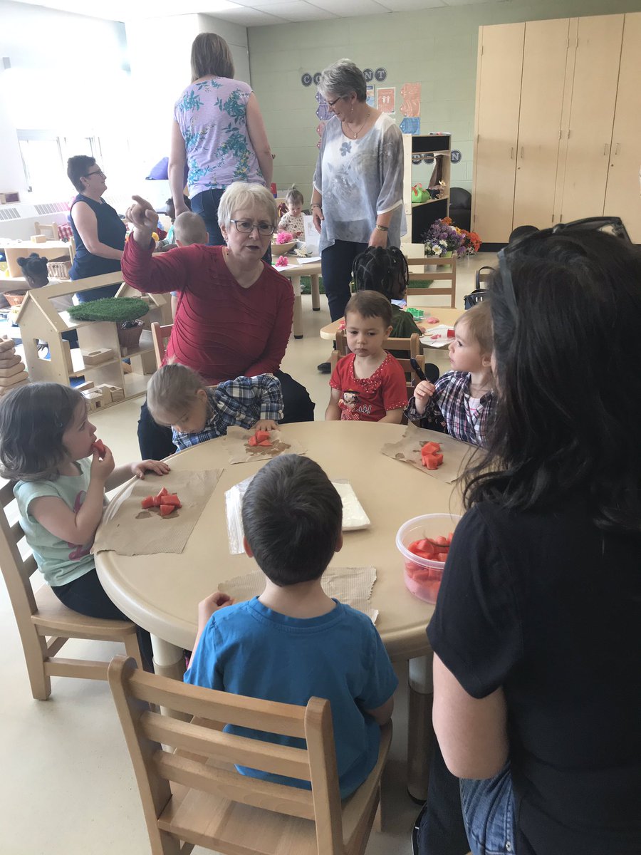 triciaverreault's tweet photo. Inauguration du centre francophone à la famille On y Va et de la garderie Les Lucioles à l’école Viola-Leger de Bowmanville!   @CSViamonde @RegionofDurham https://t.co/Fb7nUtSJUN