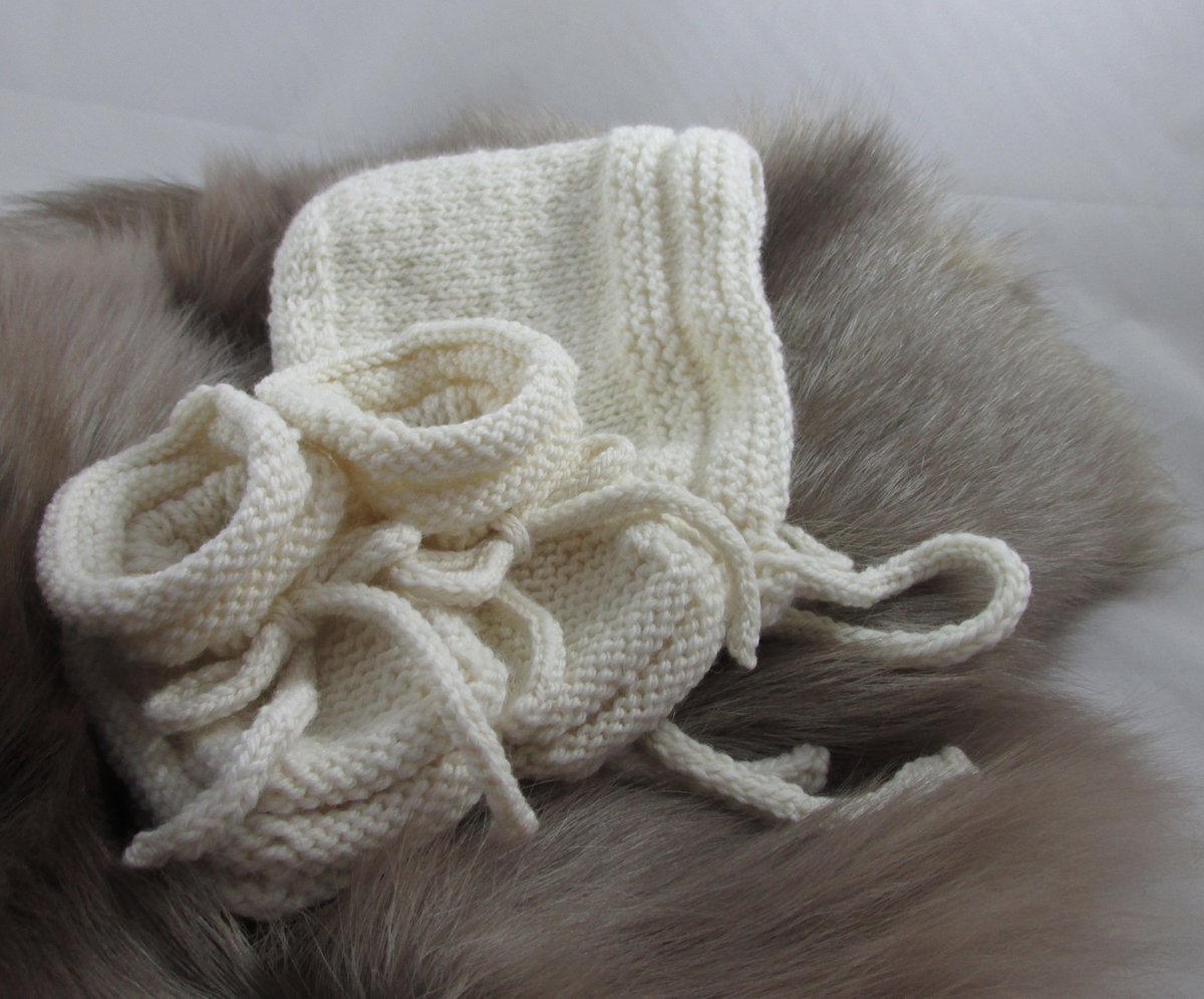 chestnutcrochet's tweet photo. Sharing for the talented Dottie Kingston on Etsy.
Really love this, from the Etsy shop KingstonAlpacaKnits. https://t.co/SEY5ZzkWkj #etsy #clothing #children #baby #babybonnet #babybooties #handknit #naturalwhitecolor #healthyproduct #softyarn https://t.co/PCxXcmDMk8
