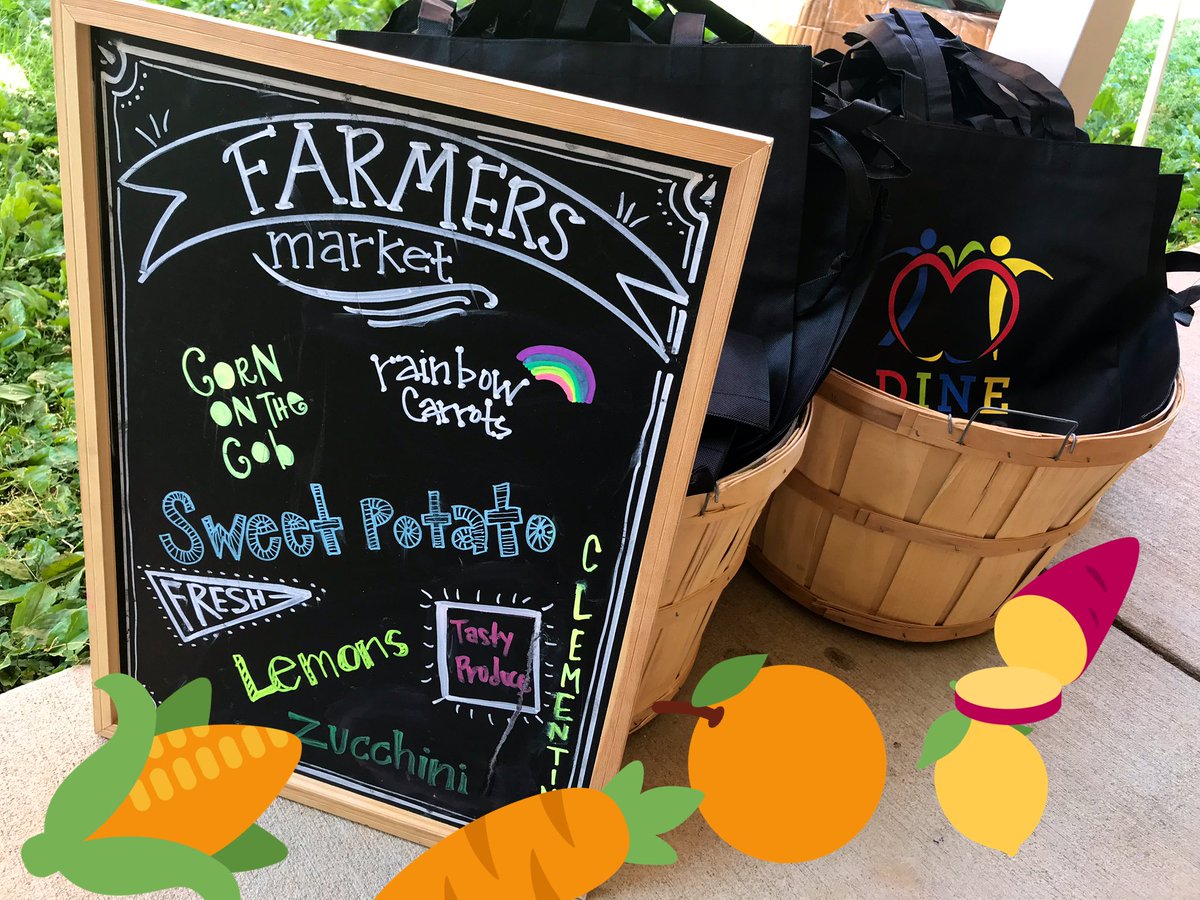WSFCSFood's tweet photo. Out in the heat Getting ready to give some @MooreMagnetElem students #fresh #produce at our #farmersmarket  
@wsfcs @ChartwellsK12 https://t.co/NNG14mYVtF