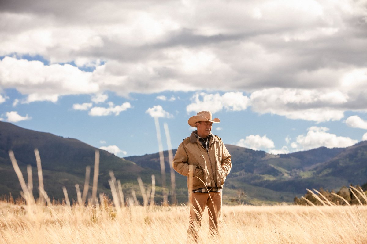 Yellowstone tweet media