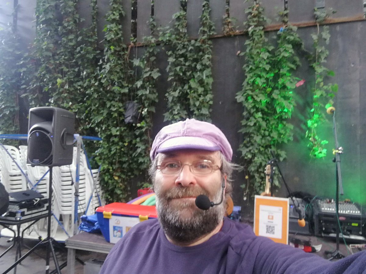 Tot a punt a #ripoll Plaça de la Lira 17:30h Ballaruga i pessigolles.