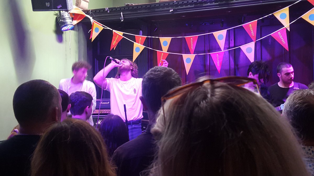 Tiggerligger's tweet photo. @AdeleIndo @H2NUK @d2dmanchester @theclaqueband @SPQRband @nanawhitepepper @thezangwillsUK @carnivalclubuk @donothingband @Kashmereband @gardenbackmusic @Callow_Youth @MatterOfMindd @GOS_OFFICIAL_ Ha, you mean these guys @gos_official Tidy tight band... #nicetip https://t.co/pntqxkYDki