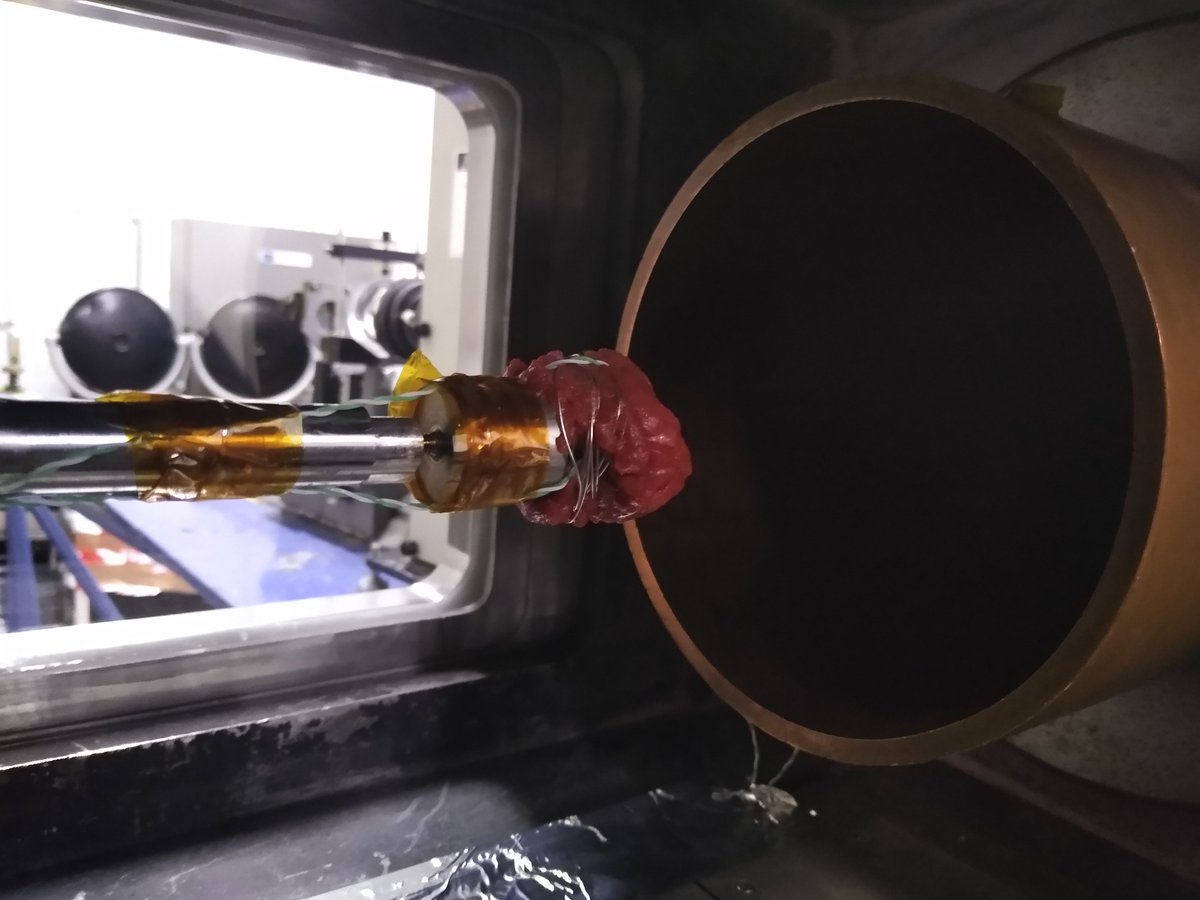 SoSayWeAll47's tweet photo. So @Aeronauticable and myself validated the results of the #xkcd #steakdrop https://t.co/zaGjiHQ5eI and confirmed hypersonic flow isn't sufficient to cook a steak  #Science #phdlife #phdchat #Aerospace #Hypersonic It just chars, ablates and is still raw... https://t.co/0wELqrhcyY