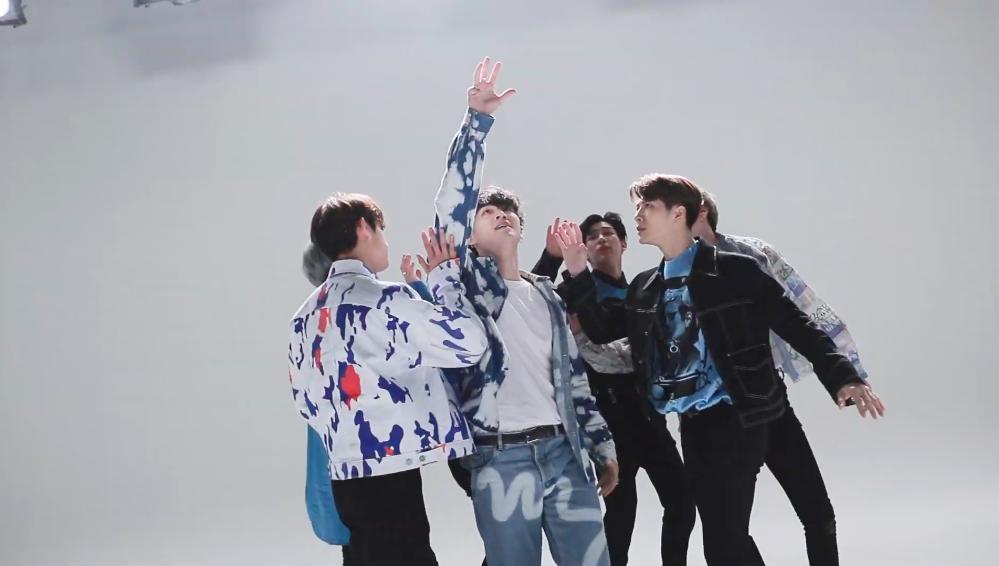 soompi's tweet photo. WATCH: #GOT7 Showcases "Eclipse" Performance In Video https://t.co/nDDzyXRCBJ https://t.co/WVvWsRVmw1