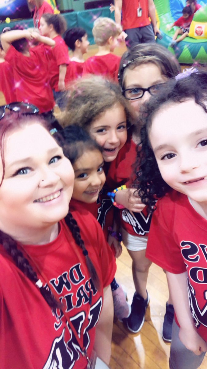 MsKallertEDU's tweet photo. More DWS Pride Day Fun! #DWSPrideDay #weehavefun @DWS_PTA @WeehawkenTSD @AnnaRudowsky https://t.co/4Ev1eYt3C9