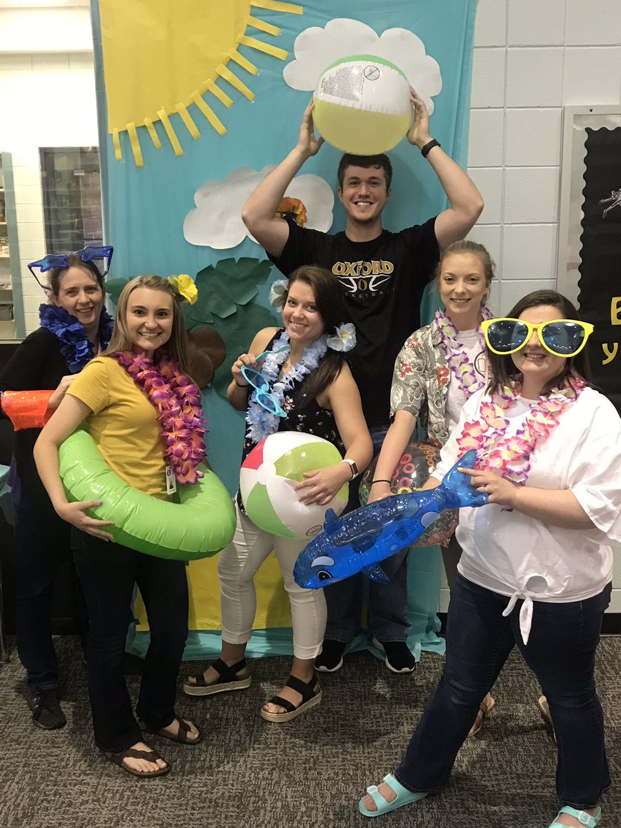 RagainsScience's tweet photo. OMS Team 3 preparing for the summer. I have the most amazing team I could ever ask. Thank you all for an awesome year. I look forward to being on team 3 again next year. @MaeganLewisOM @MrJones_OMS @Doyle_OMS @HaleyRoweOM @esmithom #OMSJacketLife https://t.co/lKjpLNVRvm
