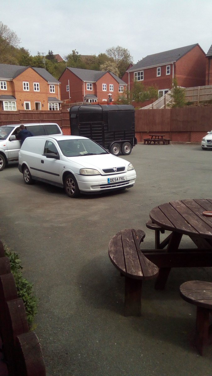 Woods pizza first night a y Tai brymbo. Opens 4.30 in the car park.