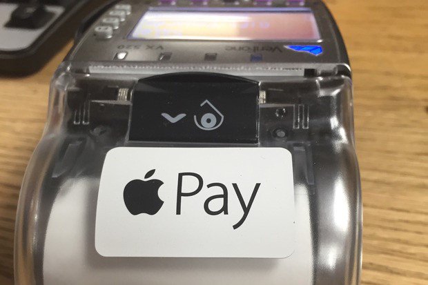 Galitt_officiel's tweet photo. [#Repost]

#Apple présente un #TagNFC pour payer avec #ApplePay

#Transact #Tag #NFC #StratégiedActeurs #StratégieCommerciale #IoT #Paiement #PaiementMobile #PaiementDigital #Wallet #CarteSansContact #Fidélisation #ApplicationMobile 

https://t.co/zL6kVHGLsM via @adnco_officiel https://t.co/oMAO2HjXMD
