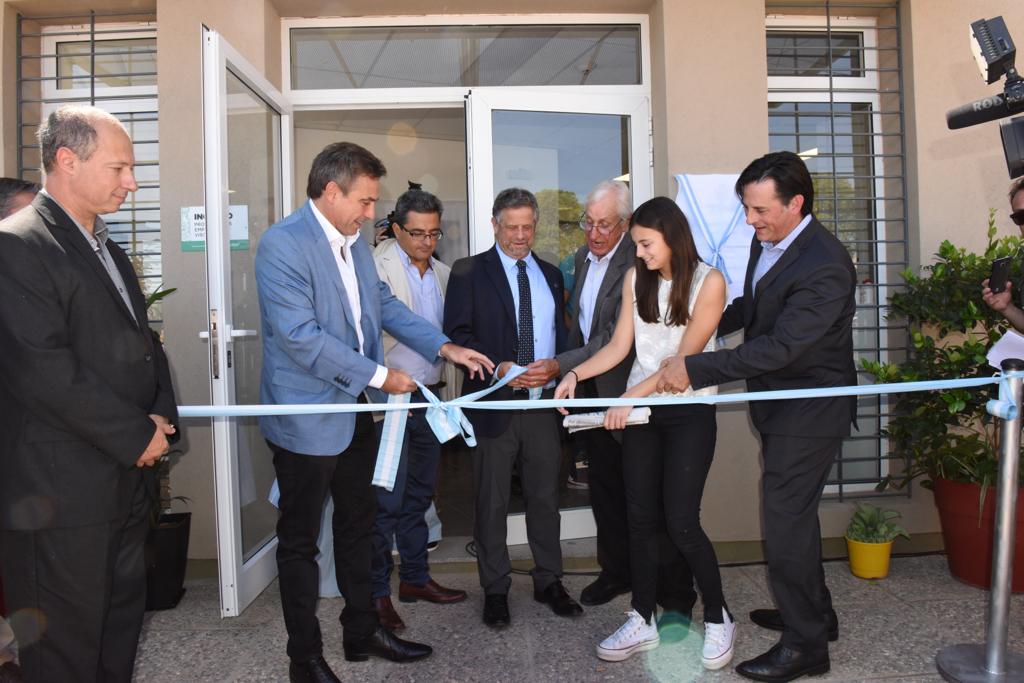 ge_acevedo's tweet photo. Participamos de la 2° Reunión de la Red Laboratorios Públicos de Medicamentos organizada por @msalnacion, que la Muni de Córdoba integra desde la reciente creación del Laboratorio Municipal Dr. Arturo Illia, ya en plena producción!! Una desición estratégica de @ramonjmestre https://t.co/yhIt3a4z7t
