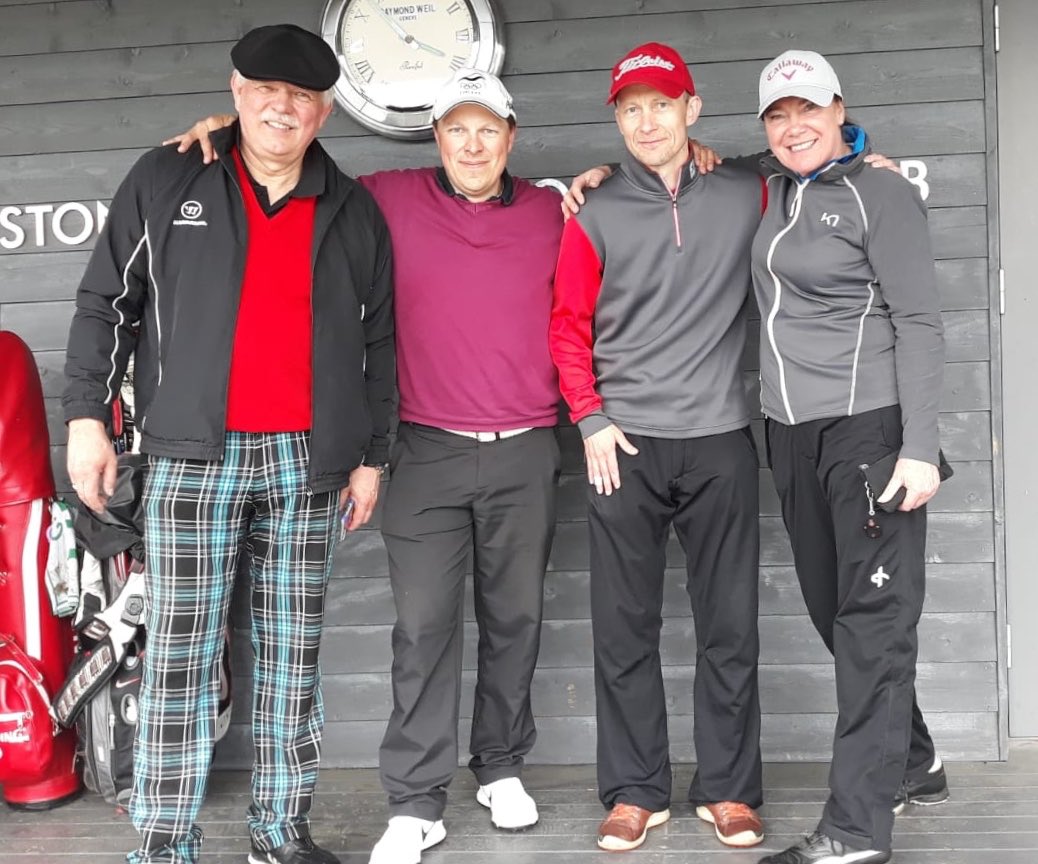 Hieno päivä huippuseurassa 
<a href="/KariHaapiainen/">Kari Haapiainen</a> <a href="/KimmoHollmen/">Kimmo Hollmén</a> ja <a href="/inta1963/">Tiina Hynynen</a> kanssa <a href="/estoniangolf/">Estonian G&CC</a> . Ja kaiken kukkuraksi iso palkintokassi mukaan kotiintuomiseksi.