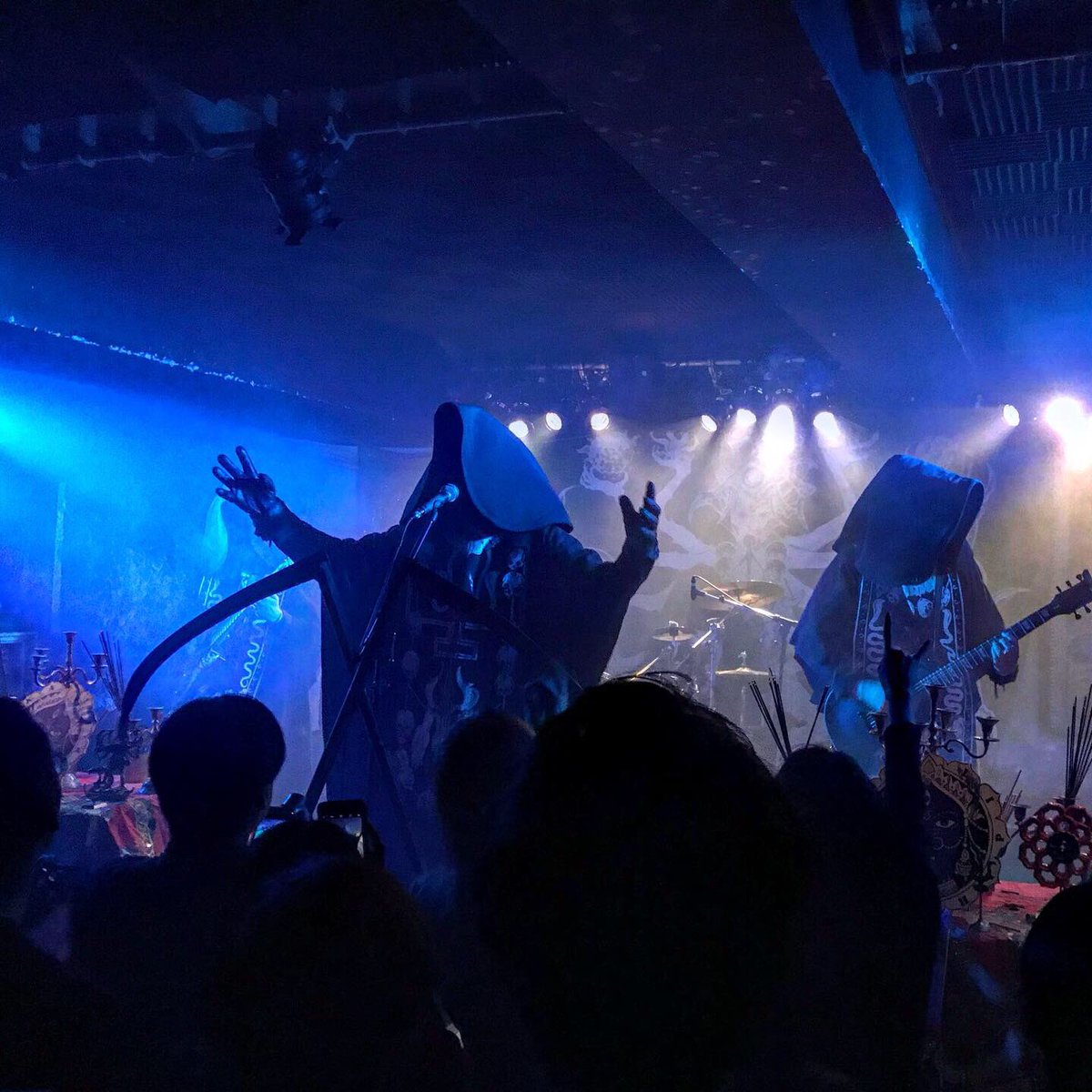 SCUMZONESANO's tweet photo. 今夜のコンパスは被り物率高めでした^_^
#CULTOFFIRE
#ZURIAAKE
#blackmetal https://t.co/RMloj4PoTi
