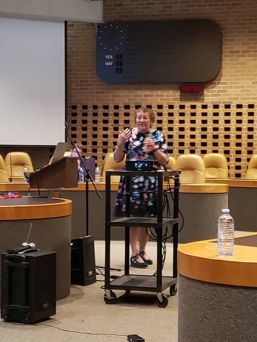 FOCUSOmarS's tweet photo. OpenDialogue: Decolonizing Aboriginal Child Welfare in Diverse Urban Spaces presenter Alison Benedict from @CAMHnews https://t.co/udkXLgV2J5