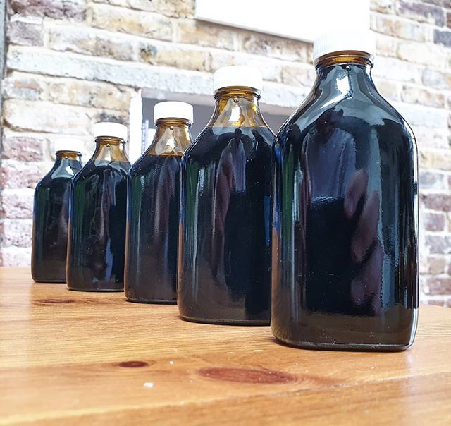Bottling garums today. 
The line-up: -Pheasant
-Red mullet, semi dried tomato and dried pumpkin
-BBQd pork, white beans and hay ('Cowboy')
-Egg whites
-Mushroom and juniper wood.

All with homegrown koji from Aspergillus oryzae grown on pearl barley.

#b… bit.ly/2HAmIMg