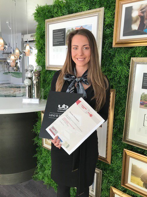 urbanbase_uk's tweet photo. Well done to some of our Land & New Homes for completing their consumer code exams.
#consumercode #chapterhomes #tolenthomes #homesbycarlton https://t.co/mqfYpPiEV5