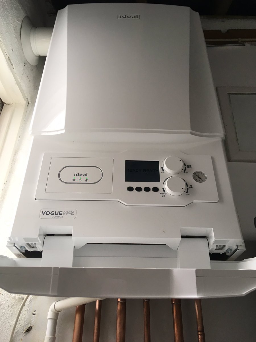 lclarkhfc's tweet image. Big thanks to @jonhudson1974 @IdealBoilers for sourcing me a new #VogueMax boiler with #TouchConnect control. Looks the business &amp;amp; a big upgrade on my old system. Cheers for all your help &amp;amp; advice mate! 👍