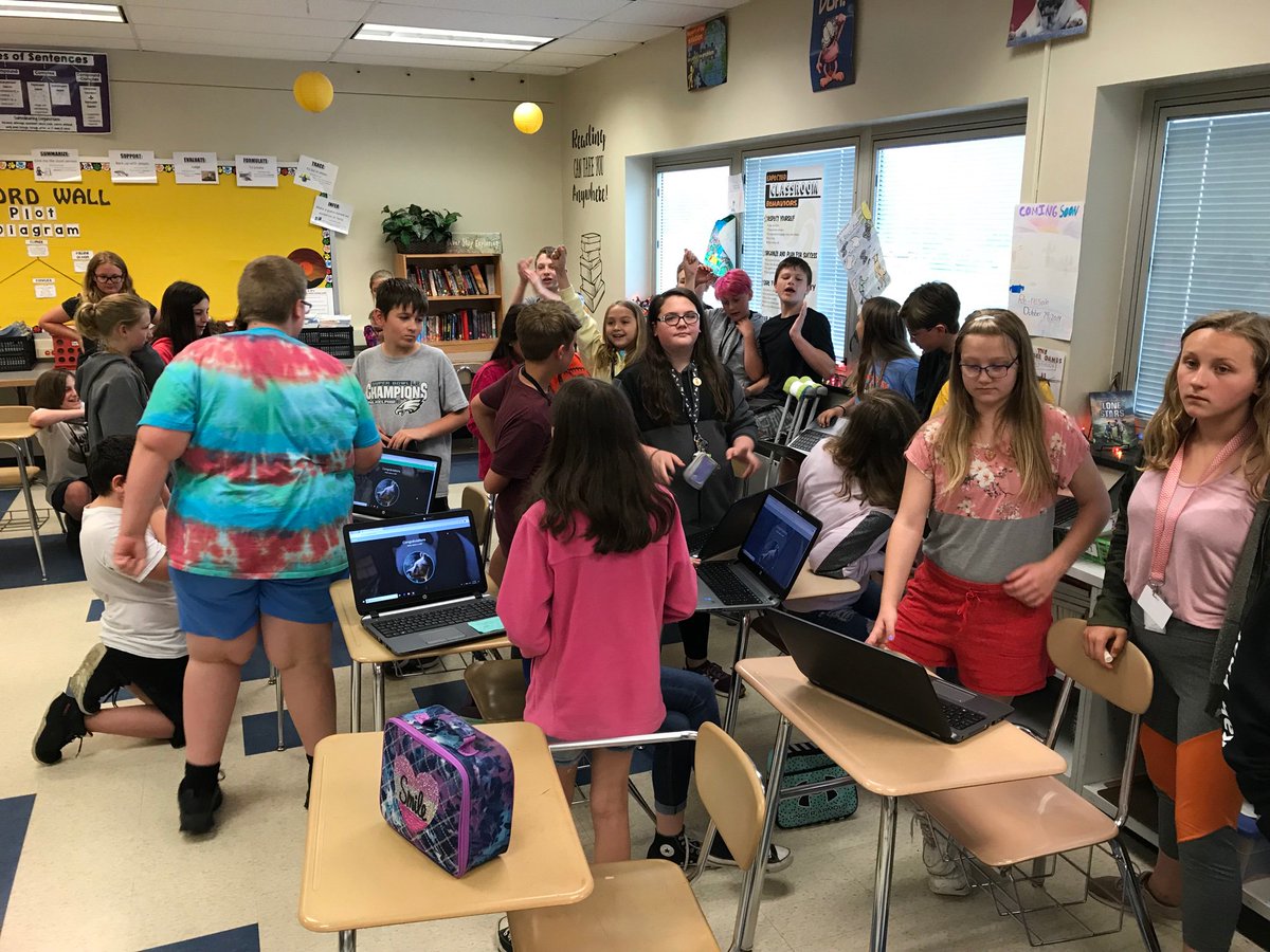BarbFedele's tweet photo. Sixth grade students enjoying a little friendly competition with their fifth grade visitors today! https://t.co/O3C4yUpxDa