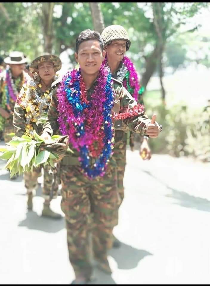 mmoe_myint's tweet photo. Capt Chan Tha Win reportedly shot dead in Paletwa battle on May 20, army spokesman simply denied as online rumors. https://t.co/KksYWP9rPL