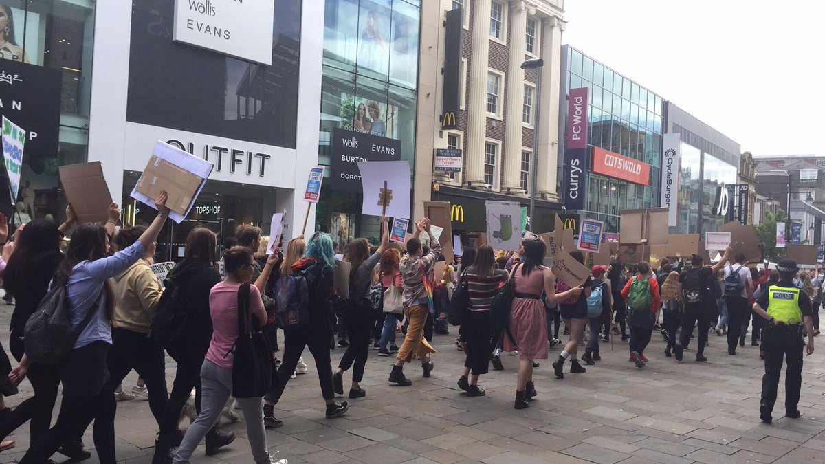 stephensmyth87's tweet photo. If there’s one thing adults hate more than lazy apathetic kids it’s... #Newcastle #ClimateStrike #Strike4Change #FridaysForFuture #ClimateAction #SchoolStrike4Climate #ExtinctionRebellion https://t.co/wrAu84S9VF