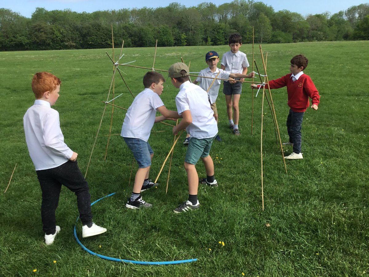 KPSyear4's tweet photo. Not sure we had many dry @KPSyear3 or @KPSyear4 this morning. Great team work and a huge amount of fun! Thank you @DenBuilding ! @KinetonPrimary #emptyclassroomday https://t.co/JolSuvf7wR