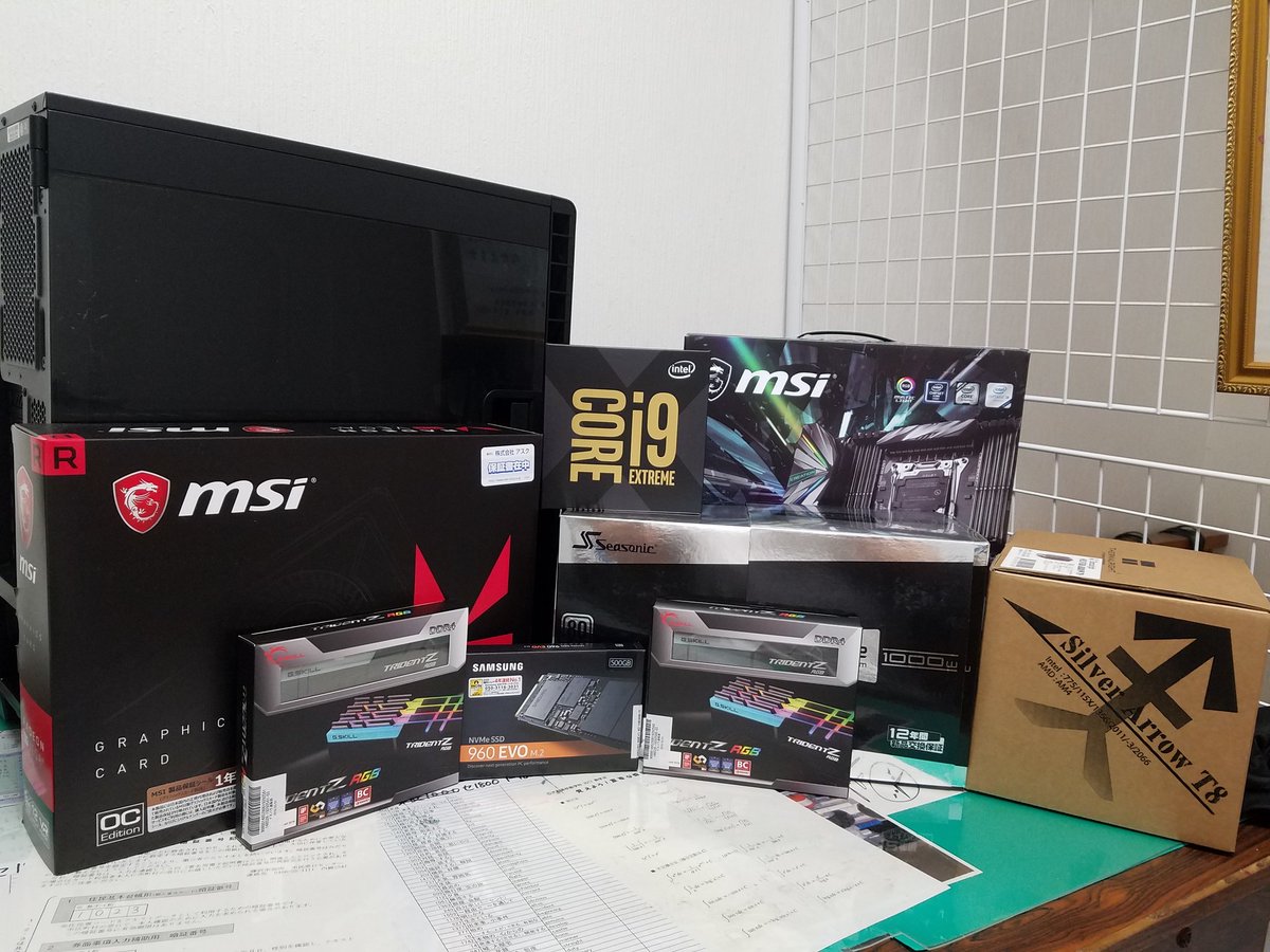 ReyLucy_GPGPU's tweet photo. 遂にパーツ揃ったんで最強PC組みます!!

i9-9980XE
128GB RAM
RX Vega 64
500GB NVMe SSD

( ﾟ∀ﾟ)o彡°Intel!Intel!
( ﾟ∀ﾟ)o彡°AMD!AMD!

#自作PC
#自作パソコン
#Intel
#AMD
#MSI
#Corsair
#G_Skill
#Seasonic
#Thermalright https://t.co/mlIysss9Pc