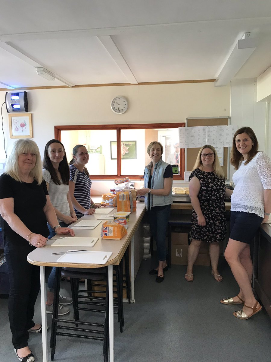 standrewsptfa1's tweet photo. Toast helpers this morning. Thank you ladies. We acknowledge people cannot commit to help at every event. However, if you have a spare hour from time to time it will be appreciated. Pop along to our next meeting 5th June to discuss our Summer Fayre. #allforthechildren #teamPTFA https://t.co/YllG0pxjpM