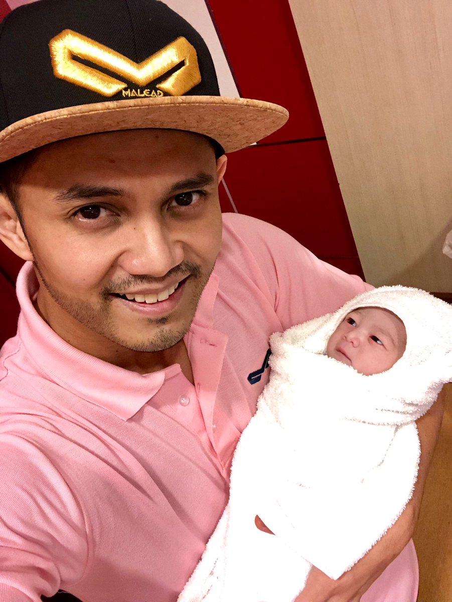 hairulazreen's tweet photo. Alisa Aisyah binti Hairul Azreen
24 May 2019
lahir 5.59pm
hari Jumaat sama Yusuf https://t.co/0M3isc7hs5