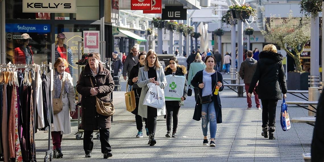 Retailreset: zonder verandering geen vernieuwing (voor winkelcentrum Buikslotermeerplein).
vastgoedmarkt.nl/loopbaan/blog/…
Interessant blog van <a href="/NirajSewraj/">Niraj Sewraj</a>