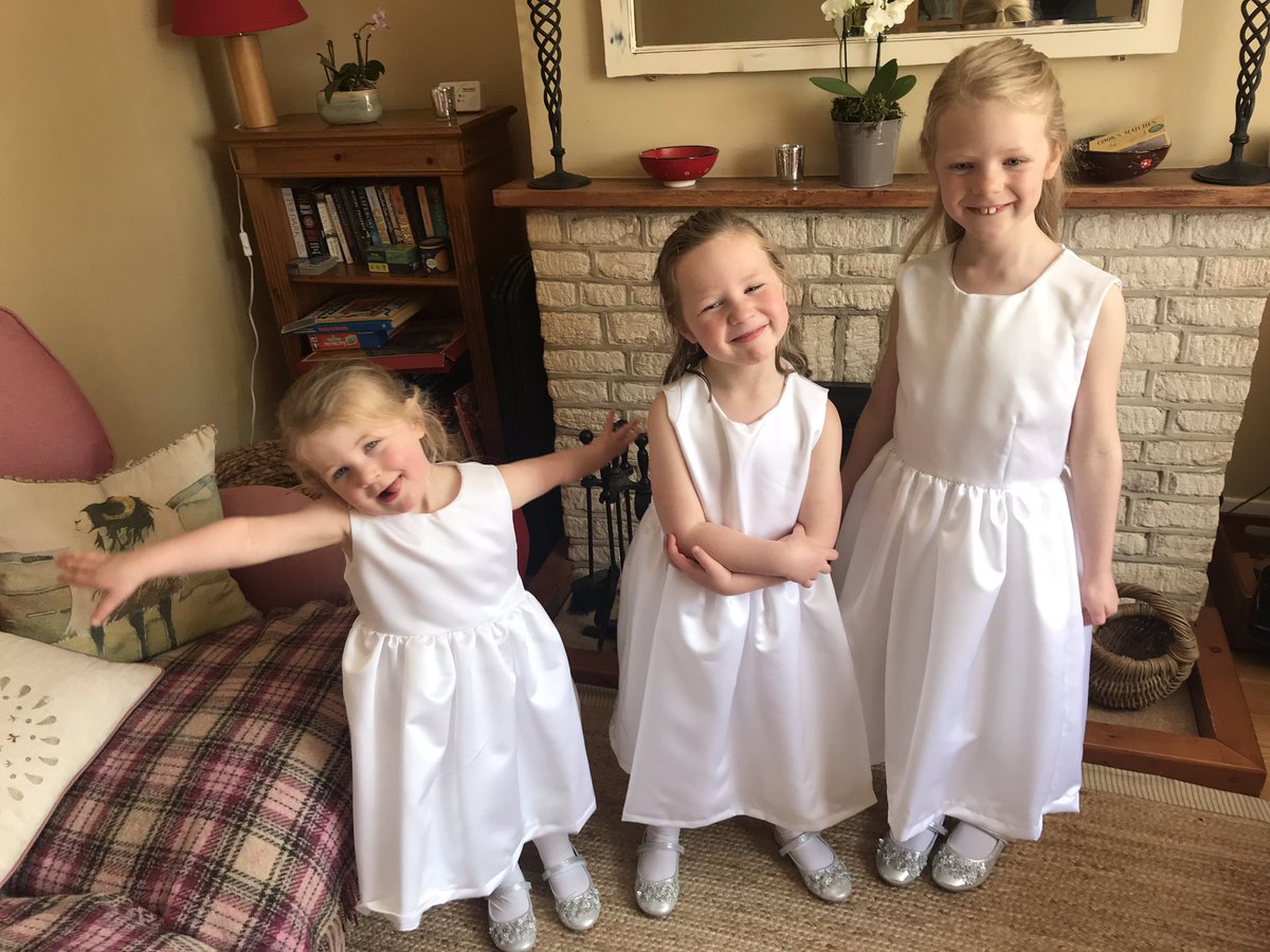 dangerousdave79's tweet image. Flower girls are ready!