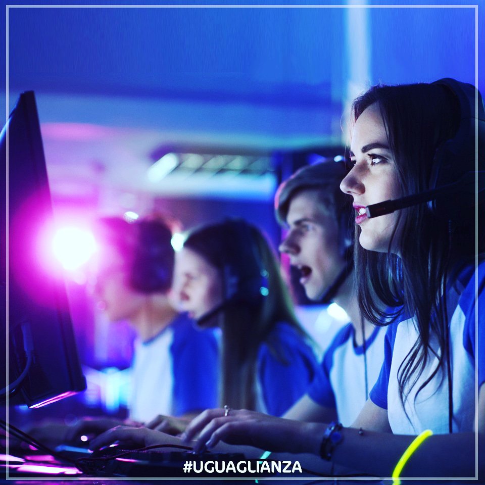 Papcorngames's tweet photo. Davanti allo schermo non ci sono differenze🏆🐙

#Semprealtop! #PapcornGames #eSports #Uguaglianza https://t.co/BZrn4NFHuD