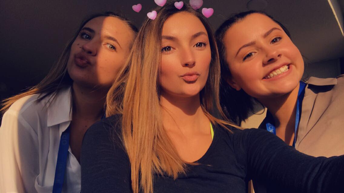 JillChapp's tweet photo. happy mf birthday❤️ i love uuuu @ainsleybeggss https://t.co/hWlW6veNmZ