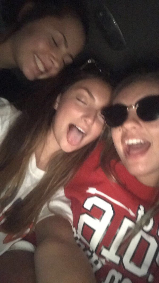 JillChapp's tweet photo. happy mf birthday❤️ i love uuuu @ainsleybeggss https://t.co/hWlW6veNmZ