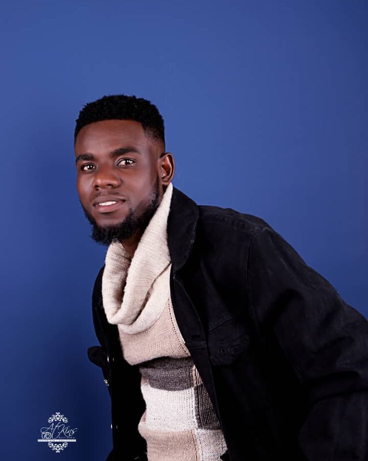 bra_bone's tweet photo. " Creativity Licence", the current most talk about EP from Bra Bone will soon hit on all digital music platforms.

Bamg #Fastlifemusic #Fremecreativity #awrraaawrraa #Creativity_Licence @drpounds @sarkodie @salami_sumaila @VerbzGh @MzDru @Dahammergh https://t.co/cwhRrrXyJJ