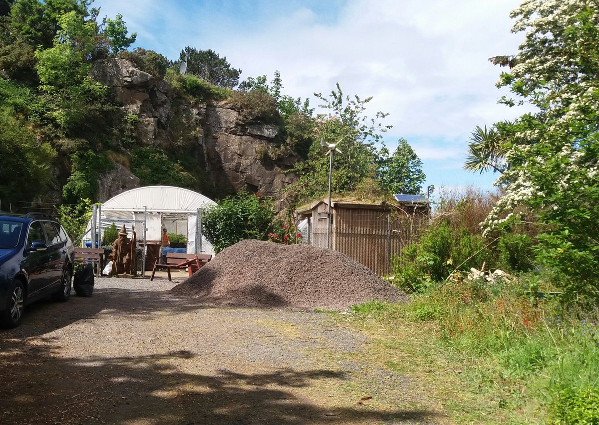 wendyspencer66's tweet photo. First day volunteering #WestKilbride #crafttown  #Greengym #environmentgroup. What a tranquil  and productive place. https://t.co/iDGMRAcBOZ