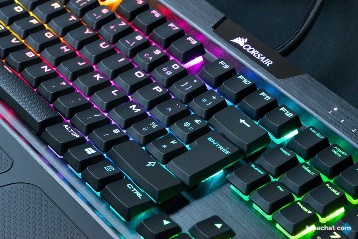 TopAchat's tweet photo. @CORSAIRFRA @IntelFrance @ASUS_ROG_FR @Seagate @AOC_Moniteurs La #Config16, c'est aussi un clavier méca, un casque 7.1 et une souris gamer optique par @CORSAIRFRA ! #20AnsTopAchat
https://t.co/VMnu5MnPEp
Participe ici ⬇
https://t.co/Ez7f4fVm2t https://t.co/2Lwtbk3gRP
