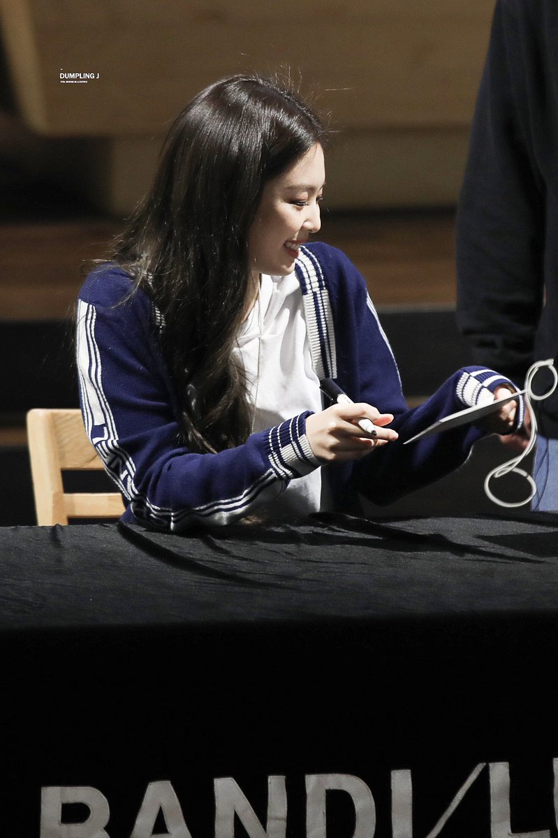 보고싶어요. ☃️
#JENNIE #BLACKPINK 
#제니 #블랙핑크