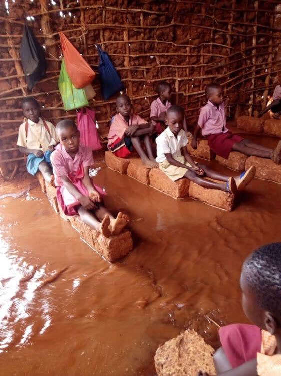 Olyaswani's tweet photo. only if this kids could have their #HudumaNamba they could be in a very nice classroom and all equipment for them to learn.. #CongratulationsMheshimiwa I know everything is under control https://t.co/79DFB19V6J
