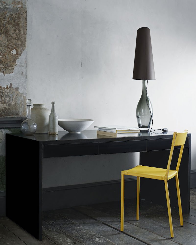 THE LANGUAGE OF FLOWERS
OCHRE celebrates #BelgraviaInBloom with the beautiful Lupin #tablelamp. Made with a #handblown #glass base and a shade in card. bit.ly/2K0jfIj

#OCHRE #OCHRELighting <a href="/ThePimlicoRoad/">Pimlico Road SW</a> <a href="/Grosvenor_LDN/">Mayfair&Belgravia</a>