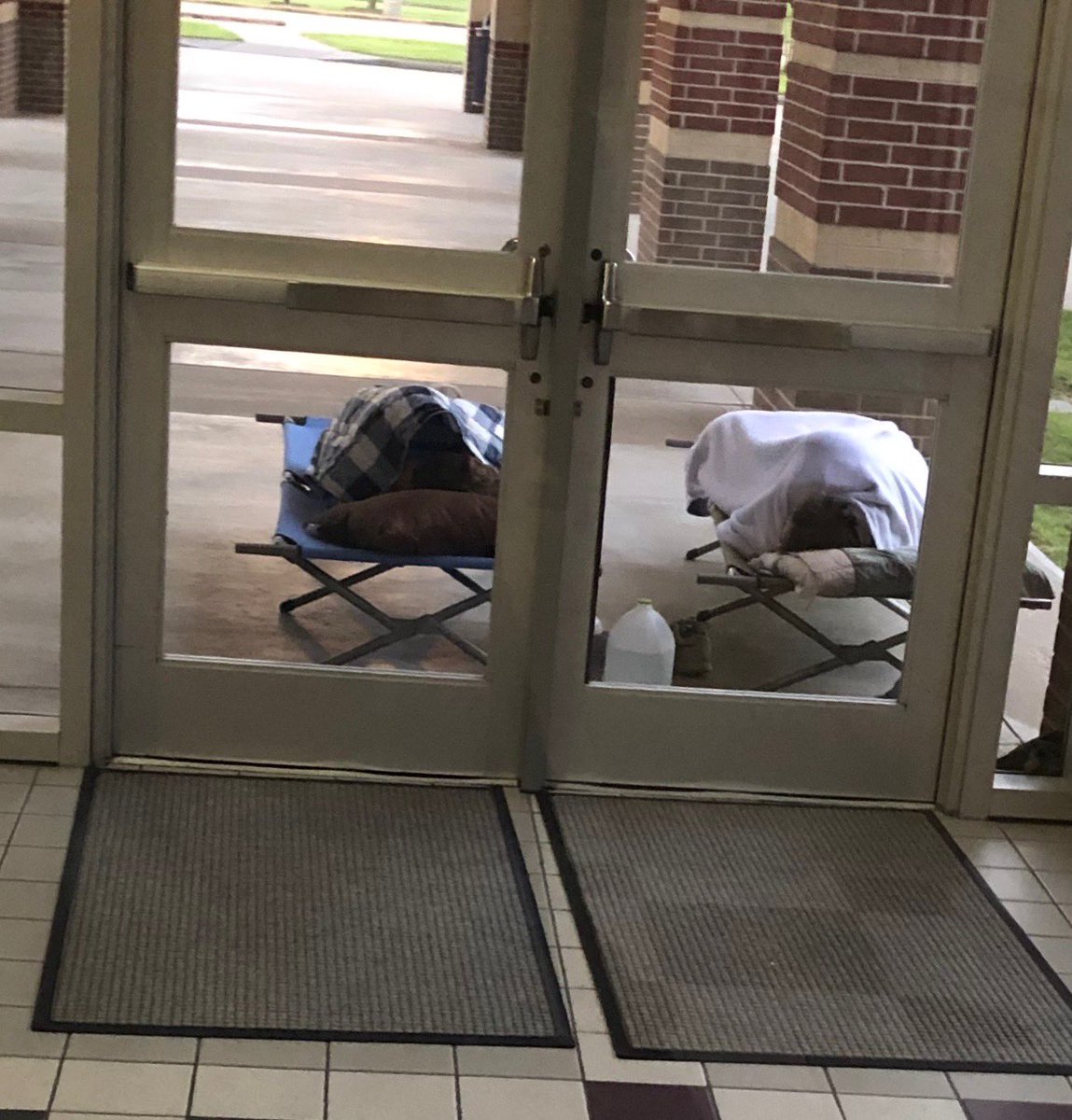 MRHSMavericks's tweet photo. Pretty sure these guys will score extra graduation tickets @mrhsclass19 !  Distribution starts at 1!  Much respect!  #prepforcollege #ilovemortonranch https://t.co/TWHc0t3TUQ