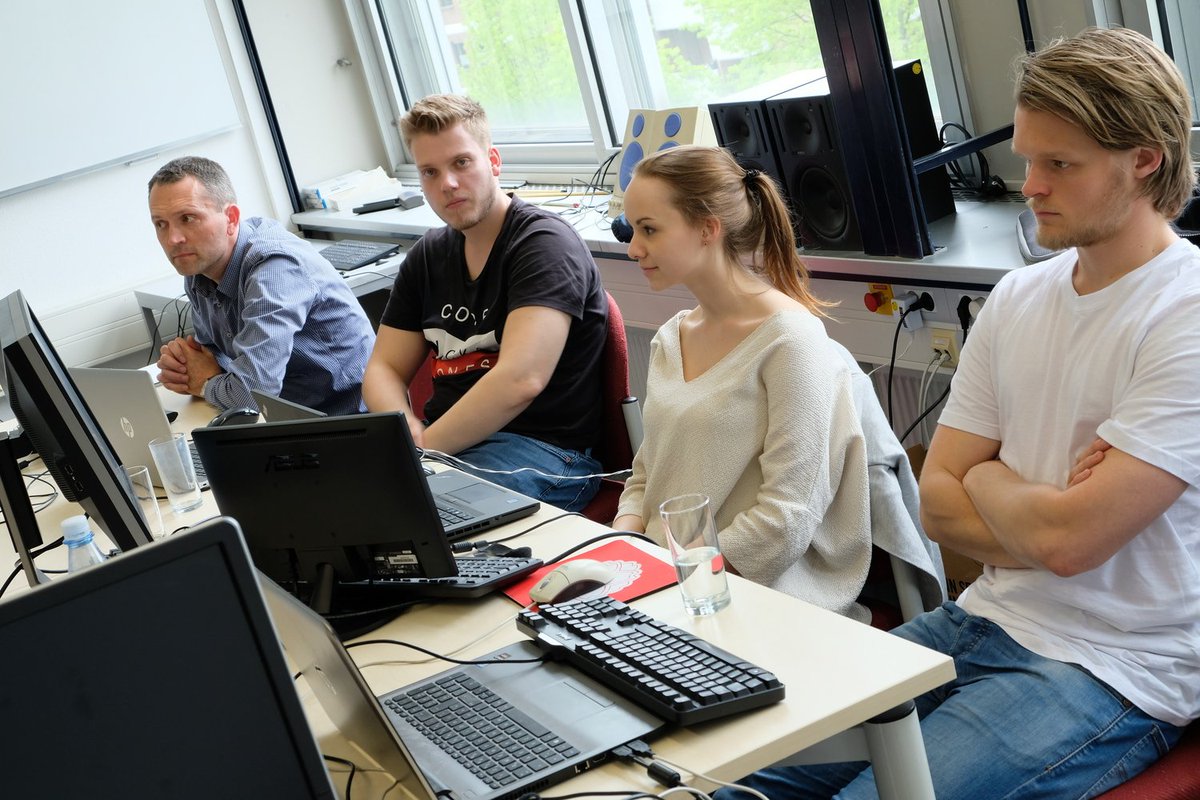 ika_rub's tweet photo. Another successful and fun codecamp in Paderborn for Research Unit FOR2457 "Acoustic Sensor Networks"! @dfg_public #MARVELO #RaspberryPi https://t.co/U5i0mqUNYk