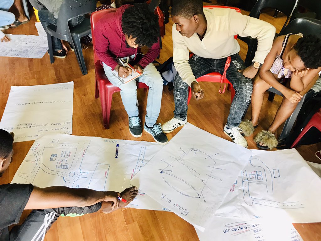 vphakathi's tweet photo. Day 3 #BASAScaleUp19 at #KCap KwaMashu KZN, the 5 companies working on their financials and partnerships.
@basa_news
#BusinessAndArts
#RMB https://t.co/FS4avY91lm