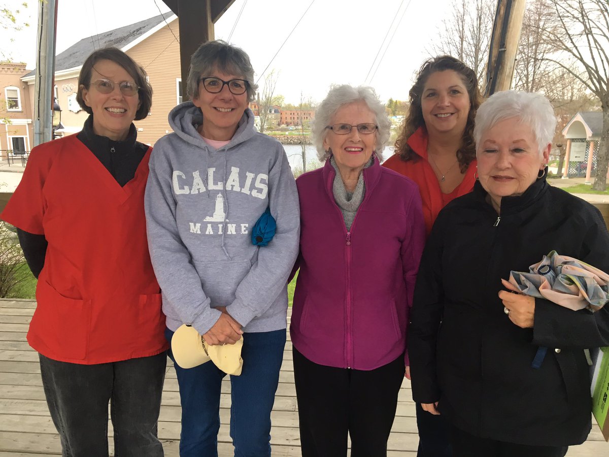 MeNursesUnion's tweet image. Over 100 members of the #Calais community came out last night to stand up for patient safety and support their caregivers.