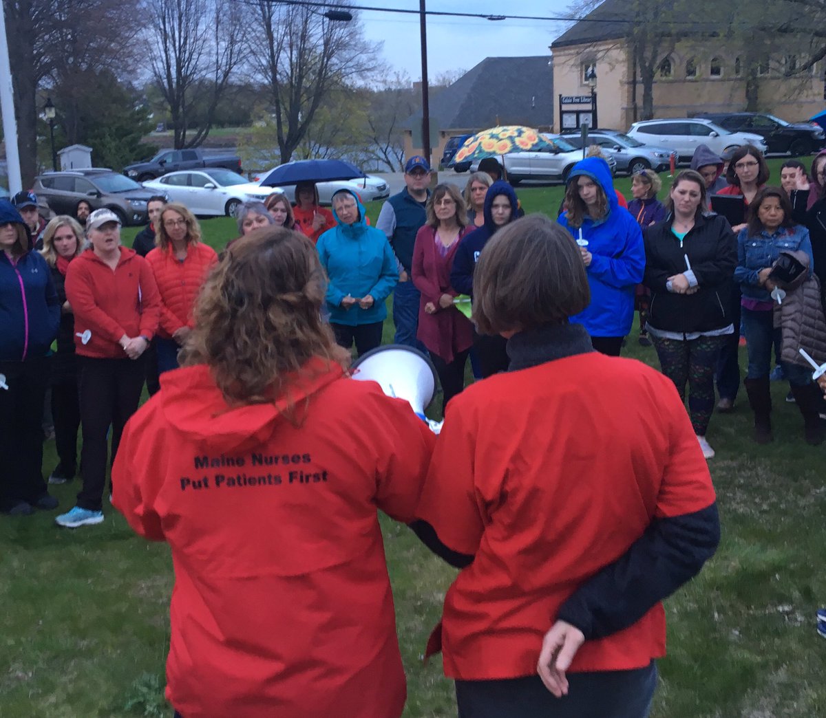 MeNursesUnion's tweet image. Over 100 members of the #Calais community came out last night to stand up for patient safety and support their caregivers.