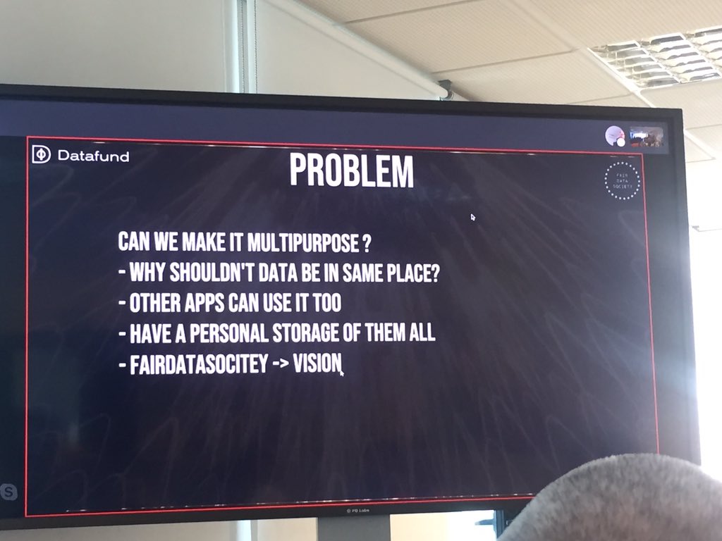 VeroCEG's tweet image. Not only giving the data back to the users but also give them the tools. The challenge is to make it scalable. Talk by #datafund it makes totally sense and aligned to some of my research interests - Fair data society #multibox #SwarmOrangeSummit