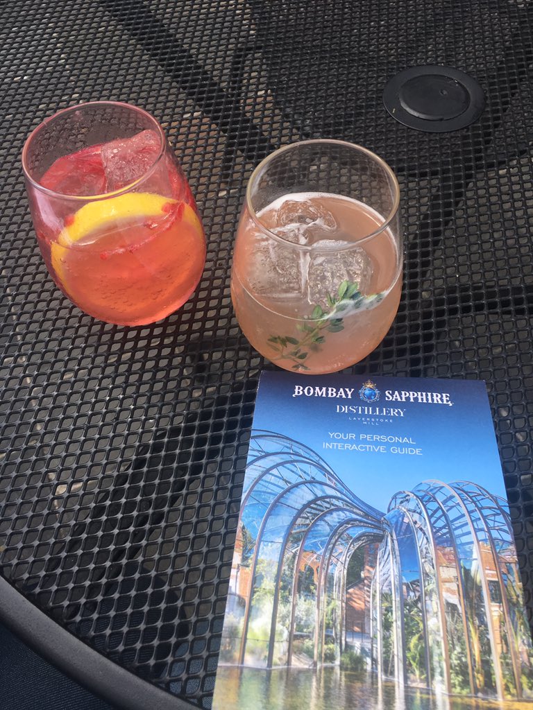 allofatizzy's tweet image. Enjoying drinks at @homeofbombay #BombayDistillery such a lovely place. Must come here again. #hic