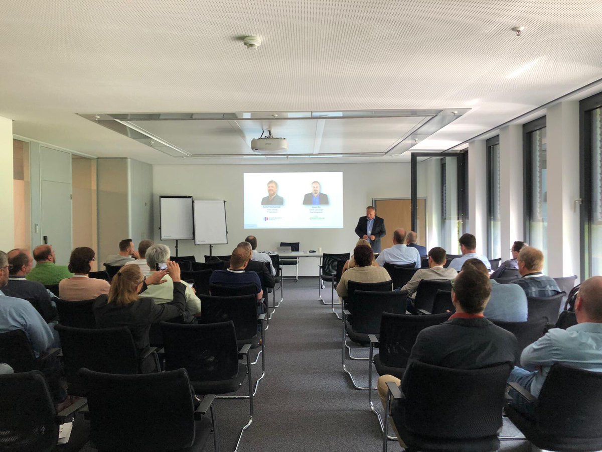Sunny_Leah's tweet photo. Jovan Ilic in action: #atlassian #jira #BMPK19 #acocon #servicemanagement https://t.co/wPUJSwVZIe