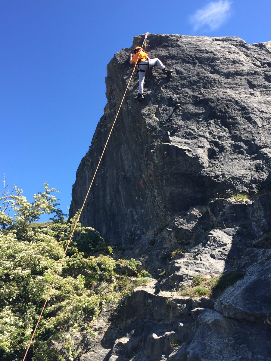 StTeresasFY5's tweet photo. Awesome morning rock climbing for group 1 ⛰ #rocks #realadventures https://t.co/3aRobig65b