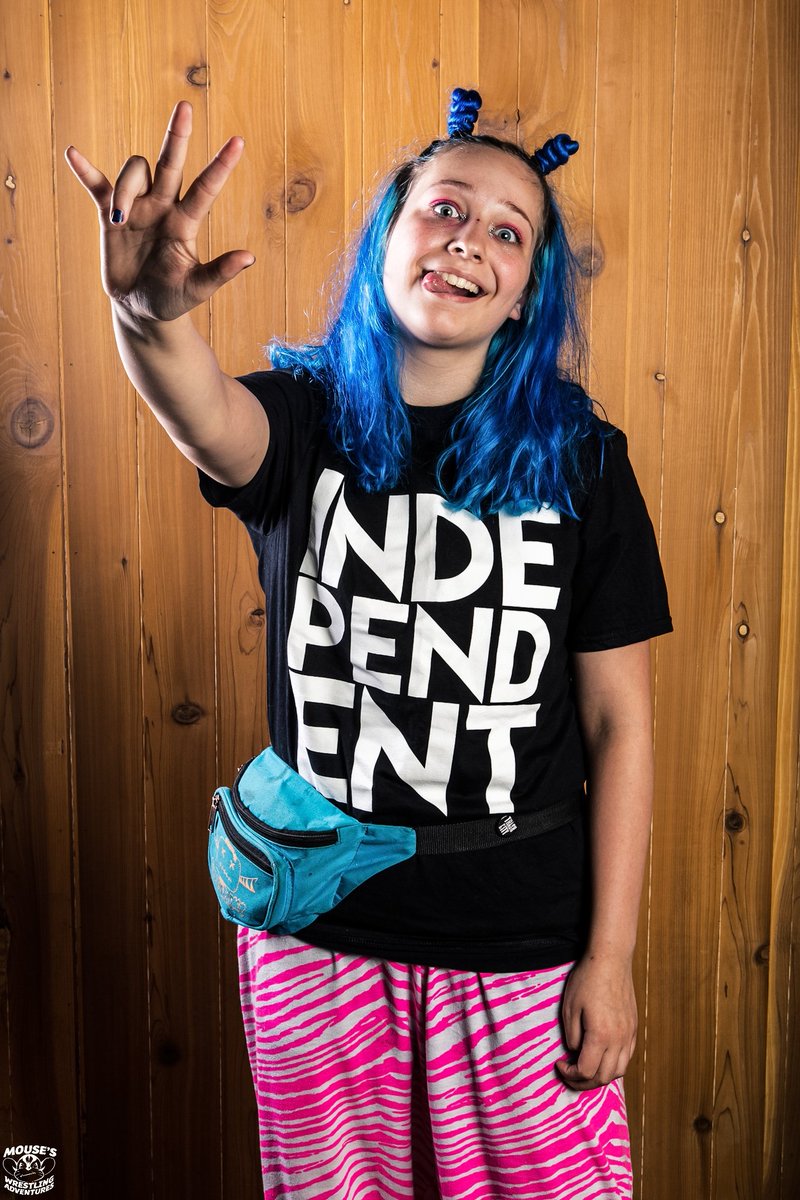 Mouse3911's tweet image. After she finishes her test for the day we hit the road to @stlanarchy so we can bring her brand to #HogWild 

Is Anarchy ready for a 2nd dose of #spacejesus youngest member of @IFHY317 #babydraw

Also follow her: @BillieStarkz @BeanzWrestling 

Buy her merch......