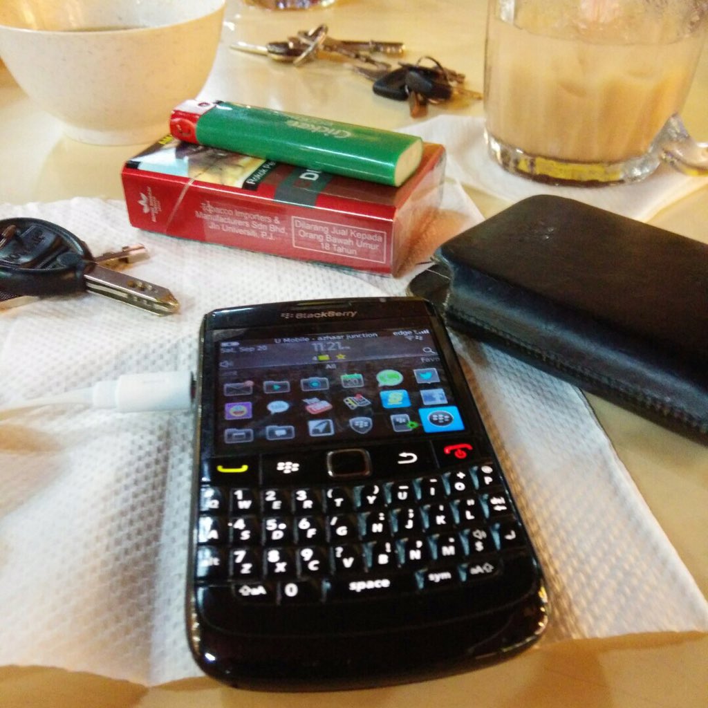 markhle's tweet photo. @XavierNaxa Tinggal kenangan jela....best min zaman nihhh #Bold3 9780 https://t.co/YOHFhEVohV