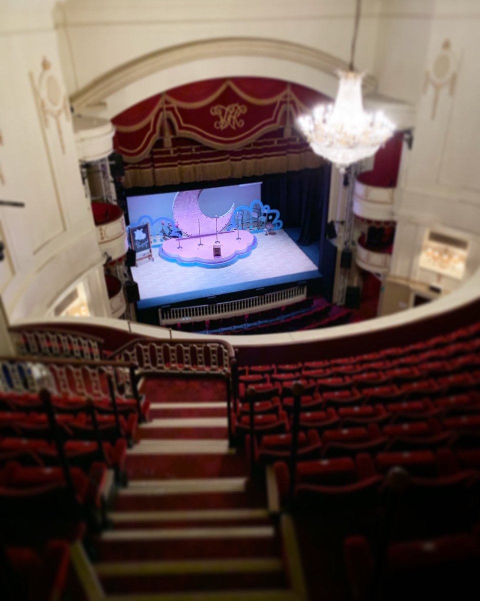 WonderettesLDN's tweet photo. Here we are...Our final three performances in sunny Windsor!

Come and get your groove on with us @TheatreWindsor tonight at 8.00pm!

💝      🎭      🥂      👗 https://t.co/yDqOc0TIRk