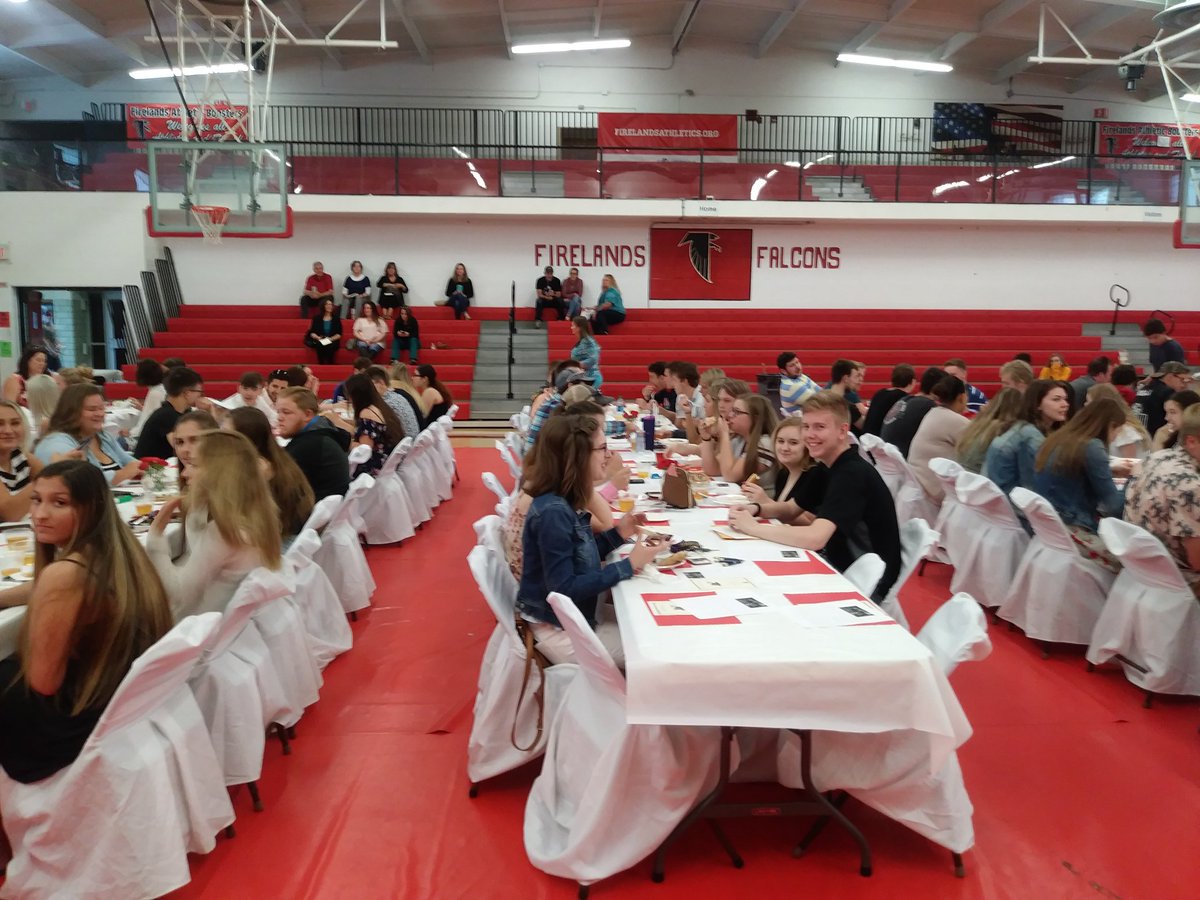 FHSFalcnPrin's tweet photo. Congrats to the 6th Graduating Class of Firelands High school, starting their big day out with Senior Breakfast. https://t.co/ffGnJUbxZJ